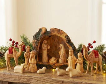 Presepe in legno d'ulivo intagliato a mano: decorazioni natalizie della Terra Santa