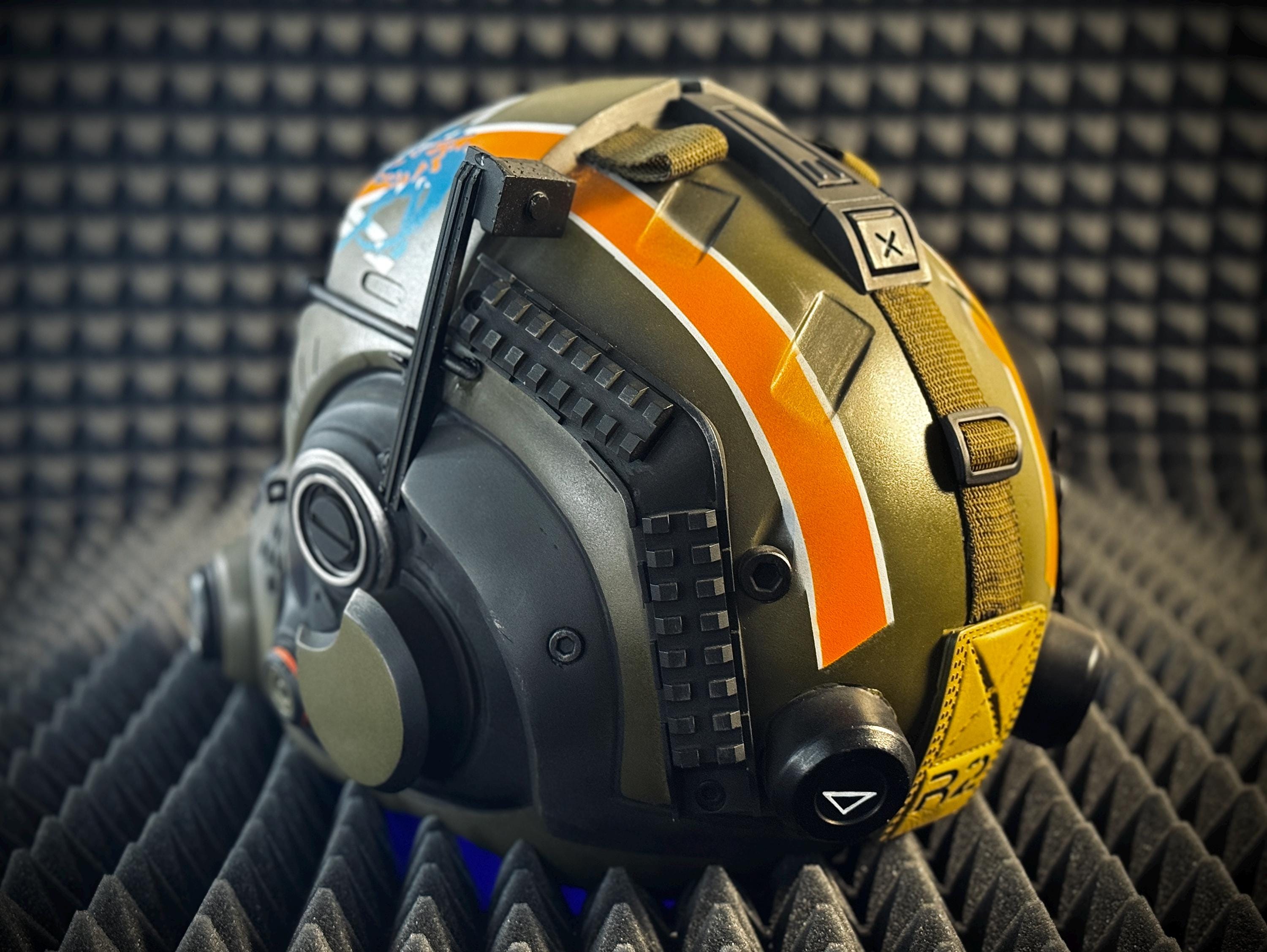Xcoser製　Titanfall 2 パイロットヘルメット　ジャッククーパー Titanfall 2 Jack Resin Cooper Helmet Deluxe LED Mask for Men