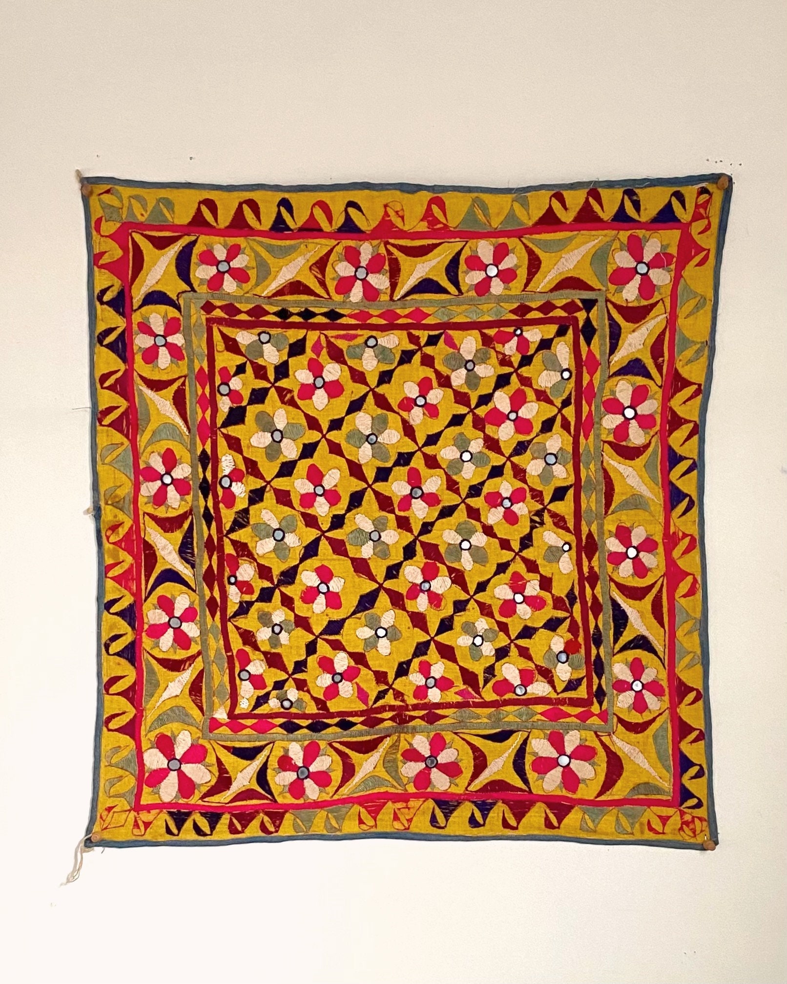 Traditional Indian textiles インディアンテキスタイル Indian Textiles / インド テキスタイル | Photobooks on the