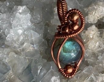 Copper womens necklace electroformed crystal jewelry Geometric pendant labradorite pendant triangle pendant fire labradorite