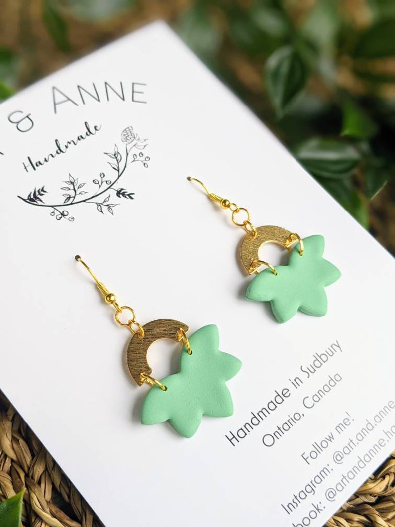 Handmade Polymer Clay Earrings Simple clay earrings Modern Earrings green earrings gifts for mom Spring gifts for her Leaf pattern