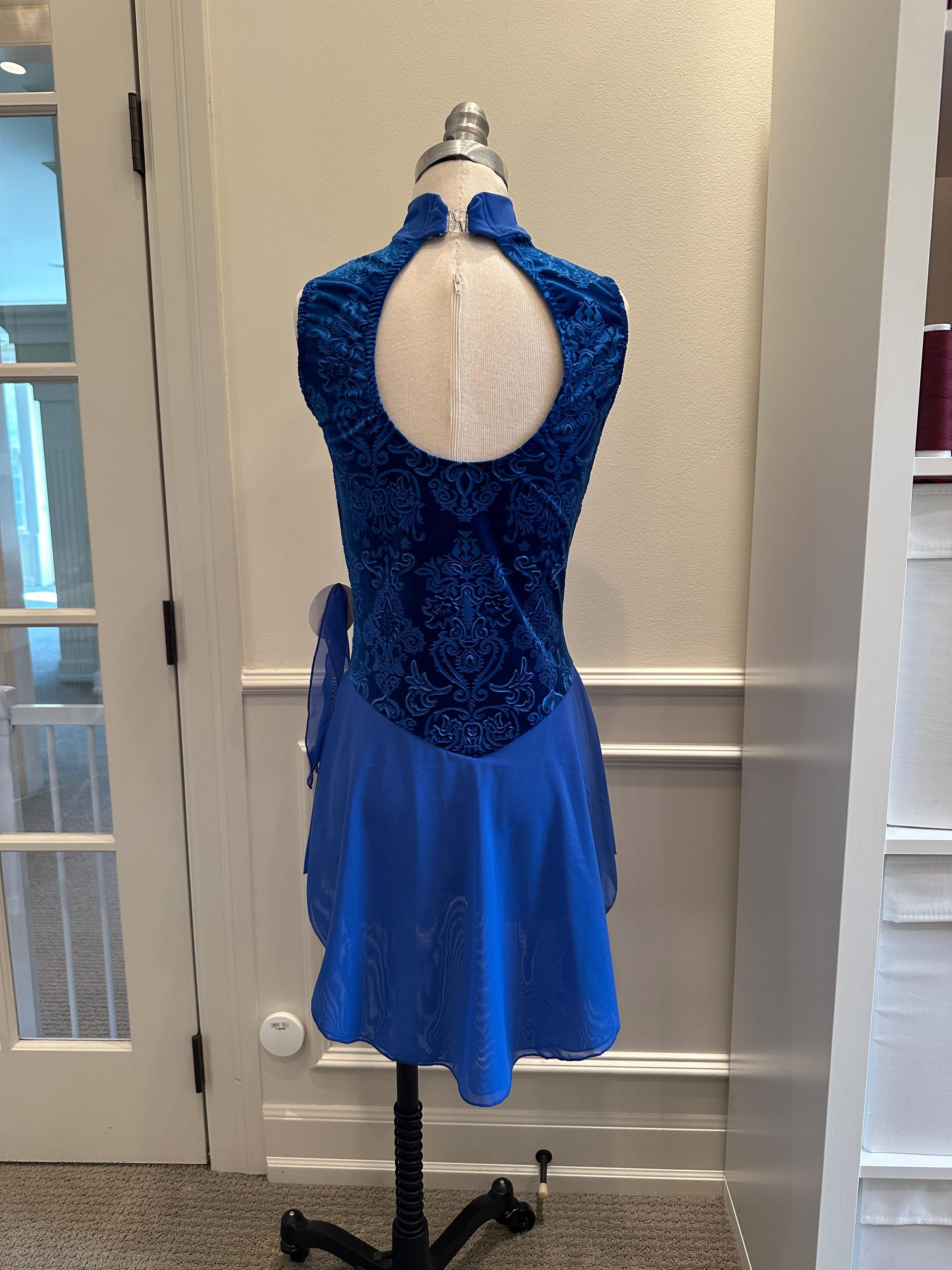 royal blue sleeveless skater dress Sleeveless royal blue figure skating dress Adult Medium