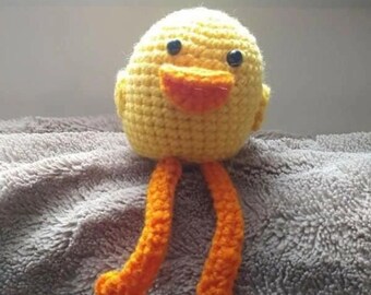 Peluche de pollito de ganchillo