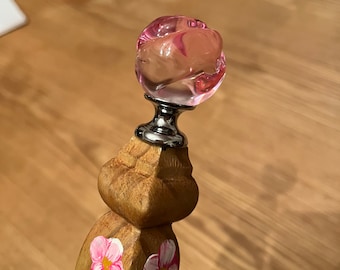 Látigo de acero con forma de flor de cerezo