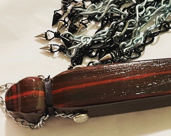 Látigo de nueve colas de heavy metal