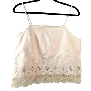 Vintage 90s Victoria’s Secret Camisole – Satin Crop Top with Lace Hem & Embroidered Floral Detail – Made in USA, Size Medium