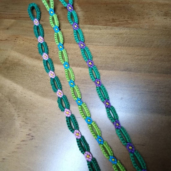 Zig Zag Friendship Bracelet Pattern with a 3D effect! * Moms and Crafters