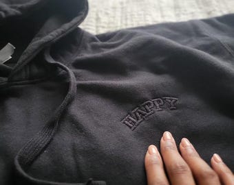 Happy Sweat Set: Bestickter Rundhalsausschnitt & Jogginghose