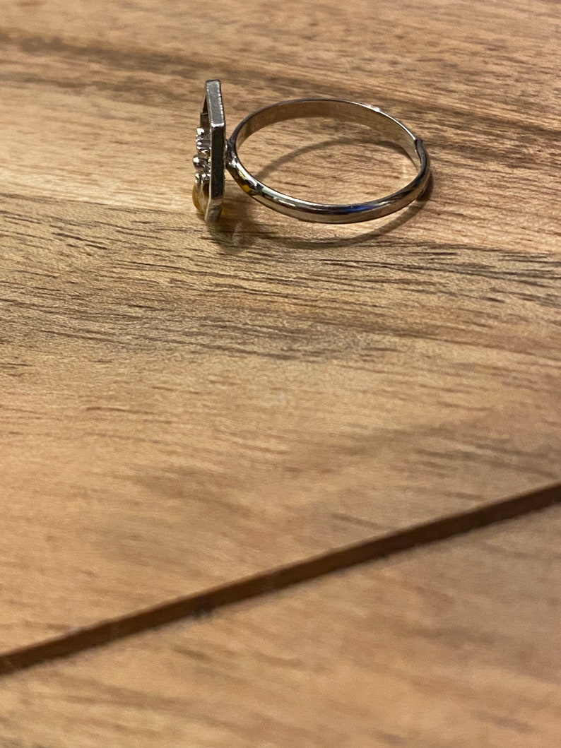 Honey bee ring