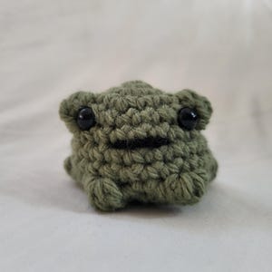 Crochet Frog| Desk Buddy | Keychain | Bag Charm