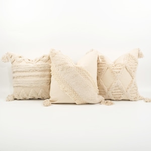 Boho Tufted Throw Pillow Covers 18x18inch Cream Handmade Pillow Cases with Tassels Decorative Modern Art Cushion Case for Bed Couch Sofa