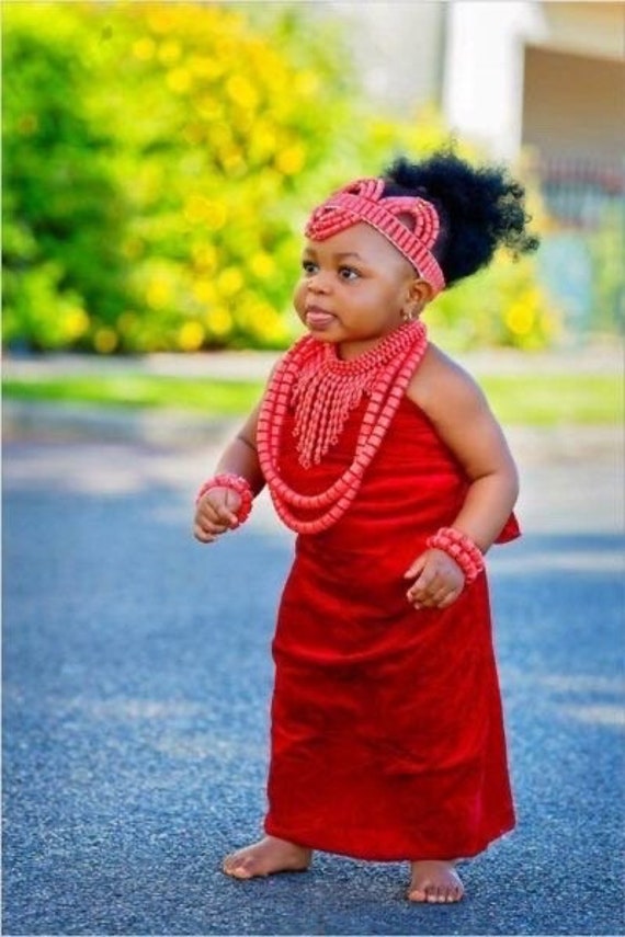 Nigerian traditional attire for kids. Igbo baby girls outfit. Edo  traditional outfit for kids. 1st birthday attire with beads. Kids outfit