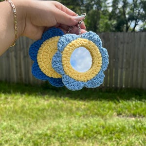 Flower mini mirror