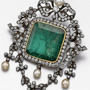 Victorian Rose cut Diamond 4.14ct Diamond And Emerald, Silver Purity 92.5,Handmade Pearl Pendent