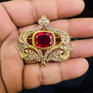 ビクトリア朝ローズカットダイヤモンド 2.54ct ダイヤモンドとルビー、シルバー純度 92.5、ハンドメイドブローチ/ペンダント