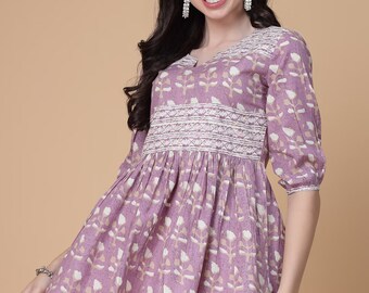 Kurti para mujer - Top de túnica de línea A con estampado floral rosa y blanco - Kurtis para mujer - Tops de verano Camisetas Blusas - Top de túnica india Boho Tops