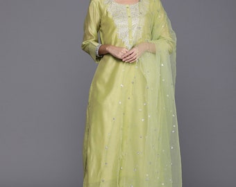 Seide Kurta Sets Frauen - Grün bestickte Kurta Hose & Dupatta - Kleider für Frauen - Party Wear - 3-teiliges Set Salwar Kameez