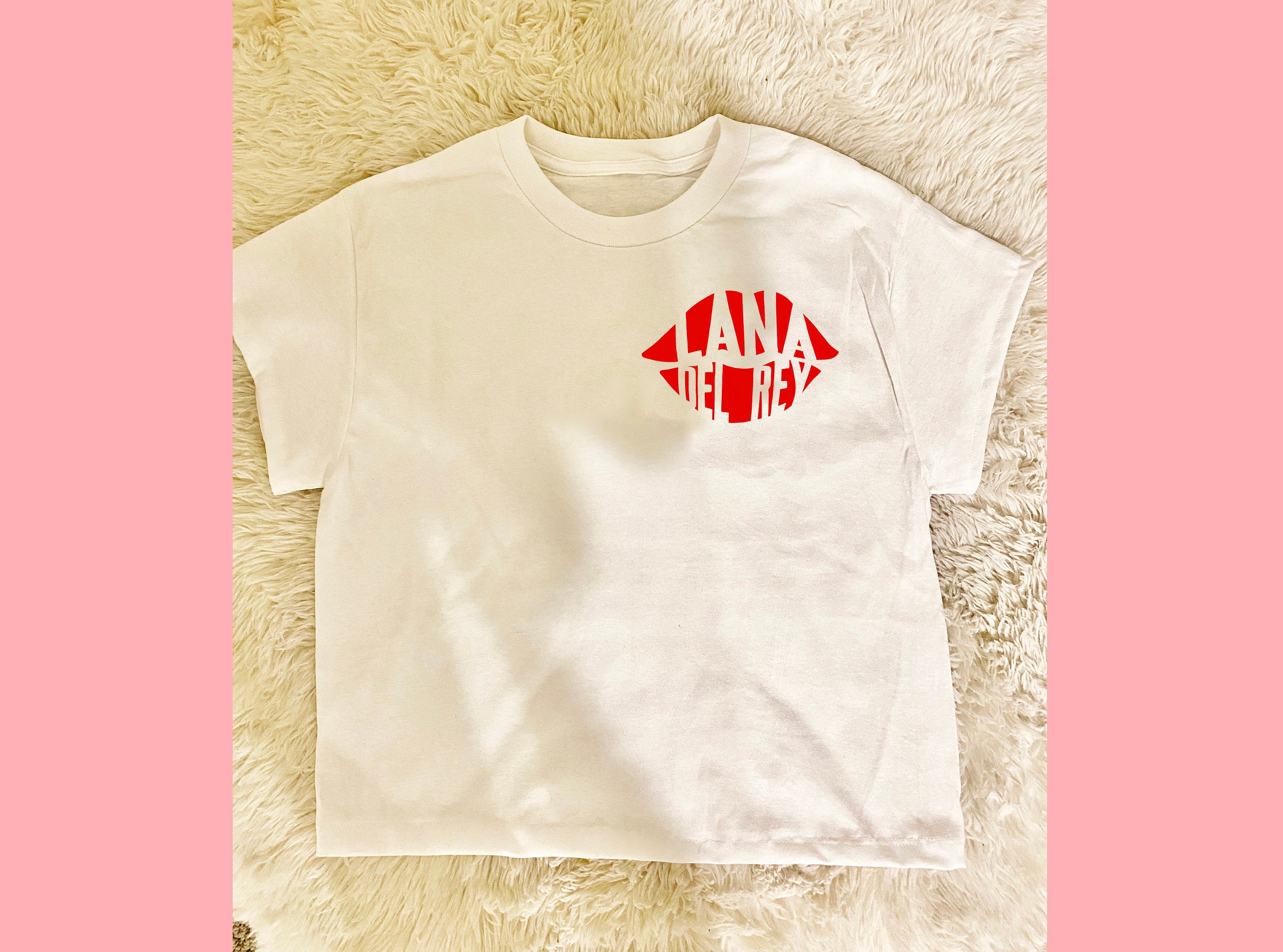 Discover Lana Del Rey Lips T-Shirt