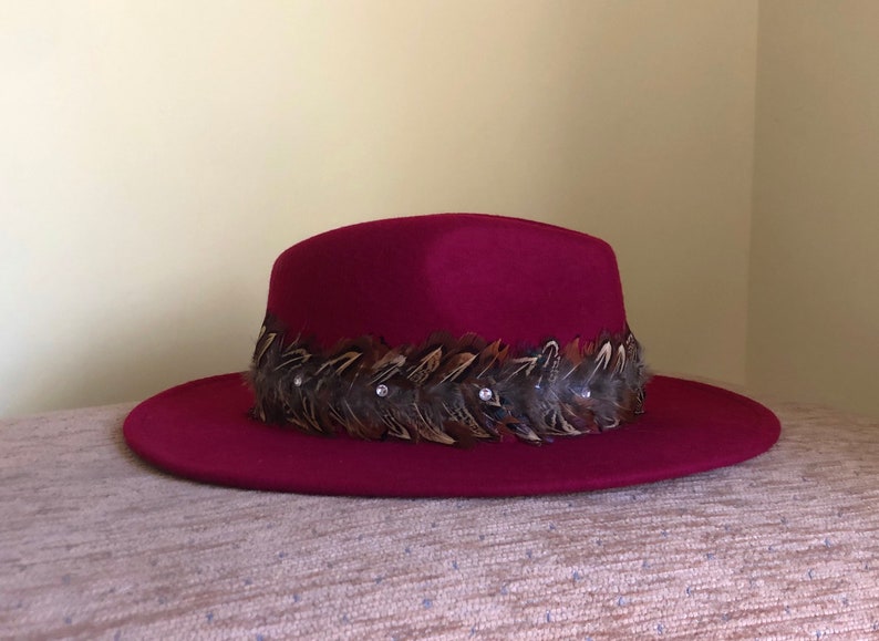 Fedora Hat Maroon Wool Pheasant Band Sparkle Glitter Gem\u2019s Beautiful Horse Racing Feathers Red