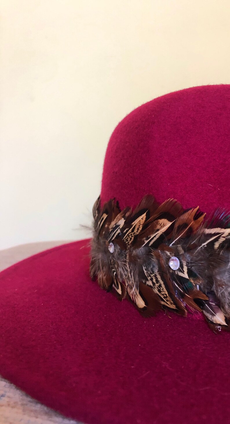Fedora Hat Maroon Wool Pheasant Band Sparkle Glitter Gem\u2019s Beautiful Horse Racing Feathers Red