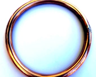 Handmade pure hollow COPPER bangle.Please note not available to USA or Puerto Rica !