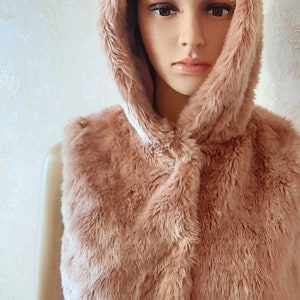 Vintage Zara Girls faux fur gillet aged 13\14  in pink. faux fur gillet\girls coat\girls pink coat\girls jacket\fur jacket