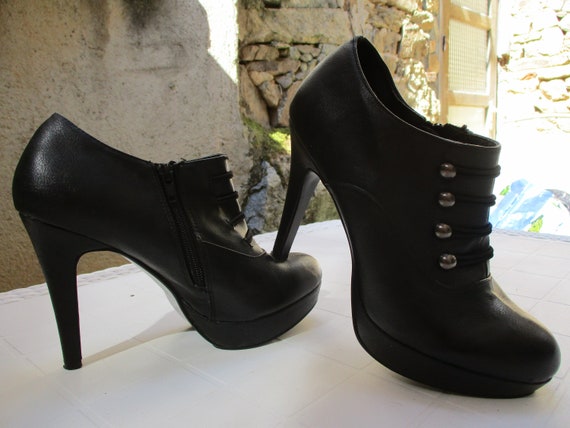 Women's vintage black leather she boots size 40 e… - image 2