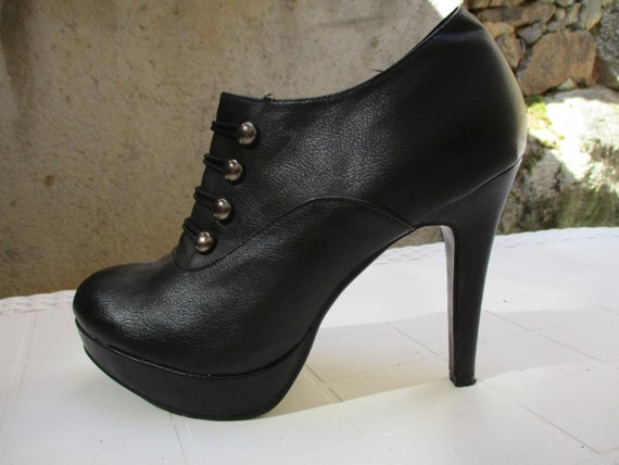 Women's vintage black leather she boots size 40 e… - image 4