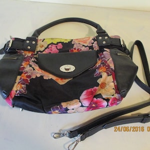 Grand sac à fleurs Desigual.  vintage\Desigual\sac à fleurs\sac à bandoulière\sac à bandoulière\sac à main\sac bohème
