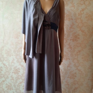 Sukienka i kardigan w kolorze taupe i granatowym. Ślub/wieczór/formalne/impreza/garnitur w stylu vintage/zestaw sukienek/marynarka w stylu vintage