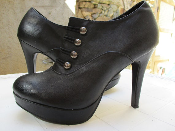 Women's vintage black leather she boots size 40 e… - image 3