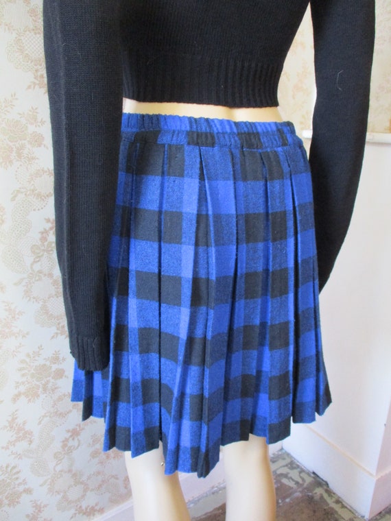 PLEATS CHECK SKIRT BLUE×WHITE Lexi Pleated Skirt Check – Art Dealer