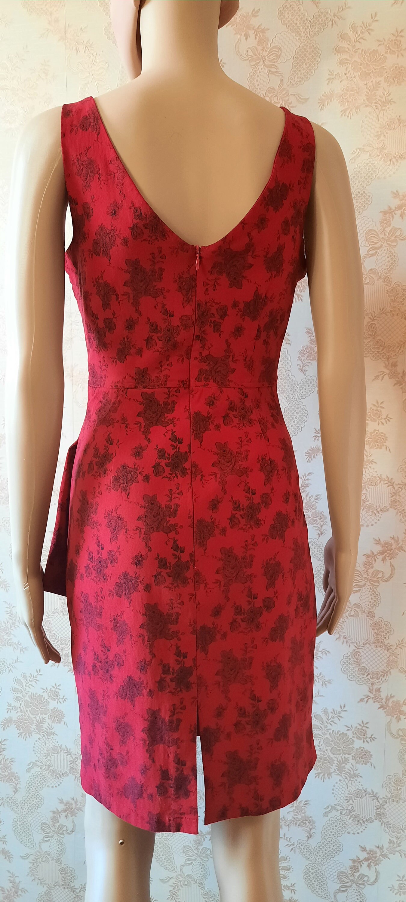 bodycon blue velvet dress Floral Print Bodycon Midi Dress, Spaghetti Strap, Black with Red Roses –  Liochic main image 1
