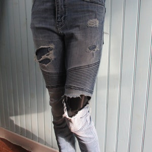 Vintage zerrissene Jeans.  Vintage Jeans, zerrissene Jeans, Mädchenjeans, Hosen, Hosen, Denim
