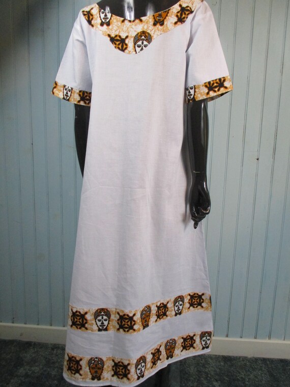 White kaftan with ethnic neckline  .  vintage\kaf… - image 4