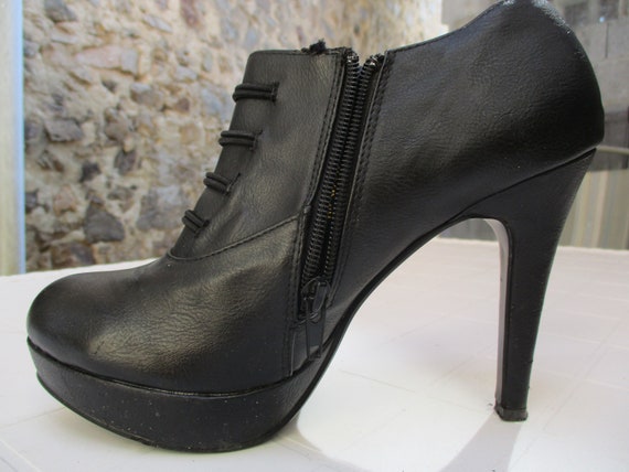 Women's vintage black leather she boots size 40 e… - image 6