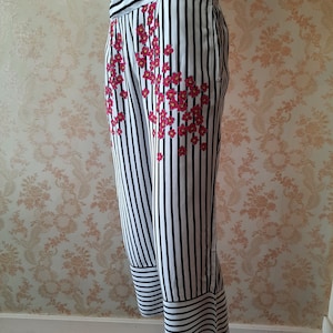 Striped  cropped palazzo pants with a floral pattern . palazzo pants\trousers\vintage pants\cropped pants\