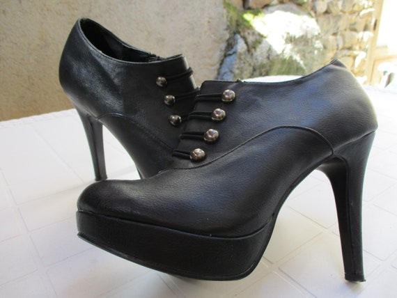 Women's vintage black leather she boots size 40 e… - image 1