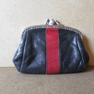 Kleine Geldbörse aus Vintage-Leder in Rot-Schwarz. vintage geldbeutel-portemonnaie-portemonnaie