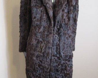 Gorgeous fur coat, dark brown with lapel collar. . vintage fur\winter coat\fur coat\boho coat\brown fur\genuine fur coat
