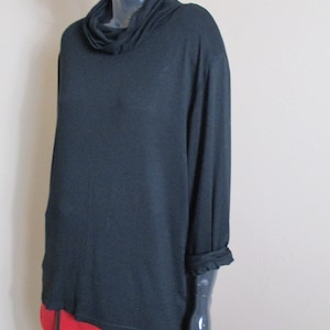 vintage plus size black roll neck sweater. vintage sweater\vintage jumper\roll neck\black jumper\polo neck top\retro top