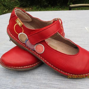 Vintage red leather mary jane shoes.  vintage\red shoes\mary jane shoes\leather shoes\Whitered shoes\size 38 shoes