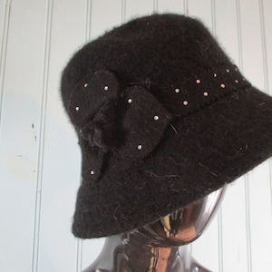 Vintage cloche hat with rhinestiones.  vintage hat\cloche hat\wool hat\formal hat\womens hat\winter hat\black hat