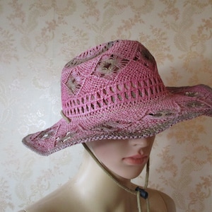 Vintage pink straw hat .  vintage hat\straw hat\cowboy hat\sun hat\pink hat\festival hat\lacy hat