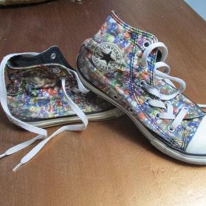 Vintage Converse size 1 original floral children&#39;s converse.  vintage converse\girls converse\childs converse\size one converse\floral pumps