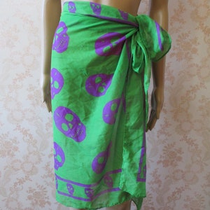 Vintage skull scarf in purple and green. halloween\wrap\gothic\scarf\beach wrap