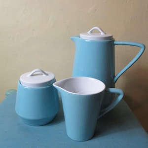 Three piece retro coffee set.   vintage\retro\retro coffee set\kitchen ware\coffee pot\sixties\table ware