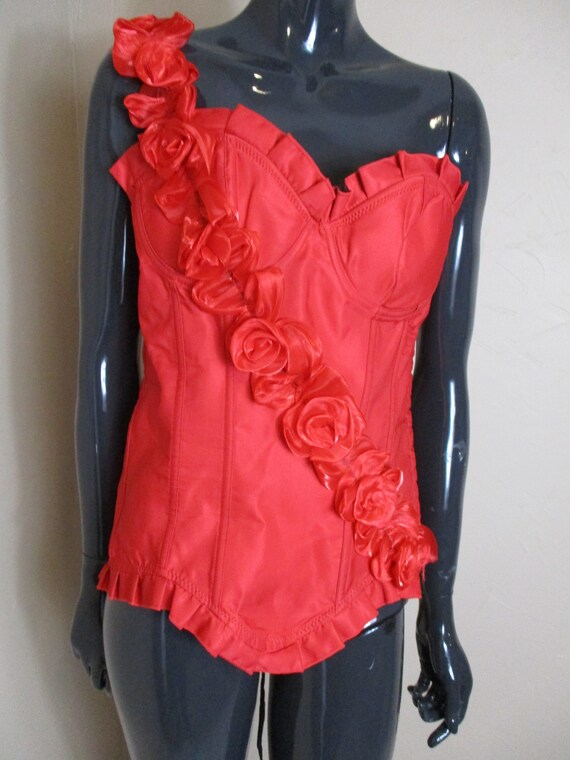 Women's vintage scarlet corset with red roses.   … - image 2