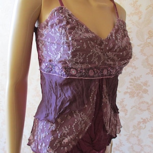 haut bohème vintage lilas et dentelle, . bohème\bohème\haut de fête\haut de soirée\haut lilas\haut en dentelle\lingerie