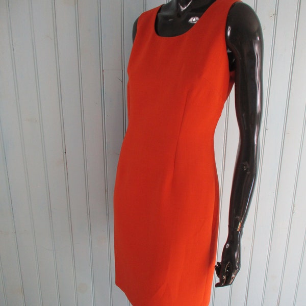 Robe droite vintage orange foncé, style années 60. Rétro\robe droite\mariage\vêtements de bureau\style années 60